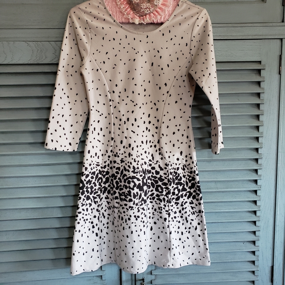 🖤🤍Cato girl's dress, size XL, grey with black design, gently worn🖤🤍